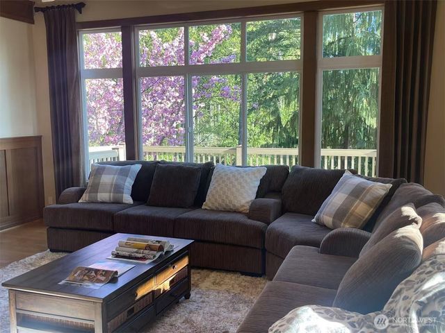 883 Summerhill Ridge Drive NW, Issaquah, WA 98027