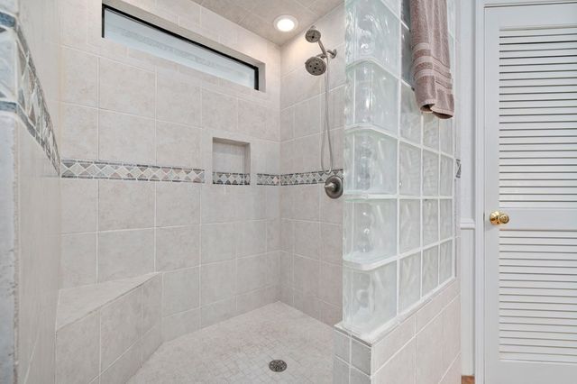 43 Blue Heron Dr, Rockport, TX 78382