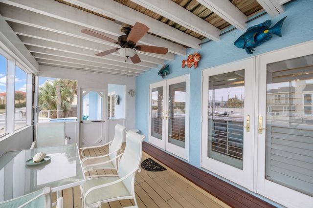 43 Blue Heron Dr, Rockport, TX 78382