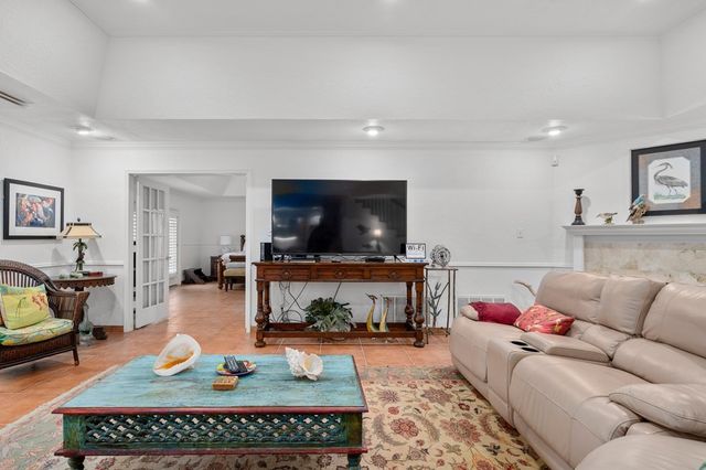 43 Blue Heron Dr, Rockport, TX 78382