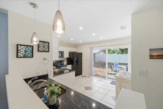12291 MALLORY DRIVE, Largo, FL 33774