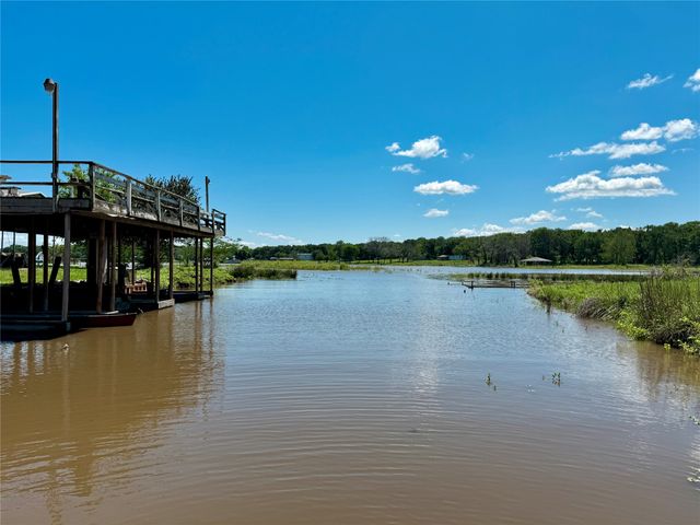 706 Sandpiper Court, Seven Points, TX 75143