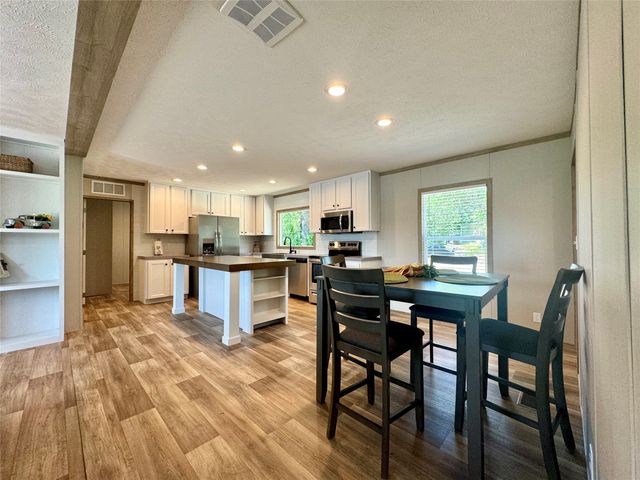 706 Sandpiper Court, Seven Points, TX 75143