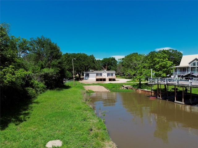 706 Sandpiper Court, Seven Points, TX 75143