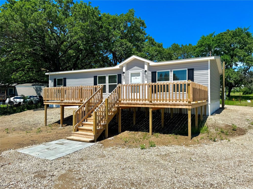 706 Sandpiper Court, Seven Points, TX 75143