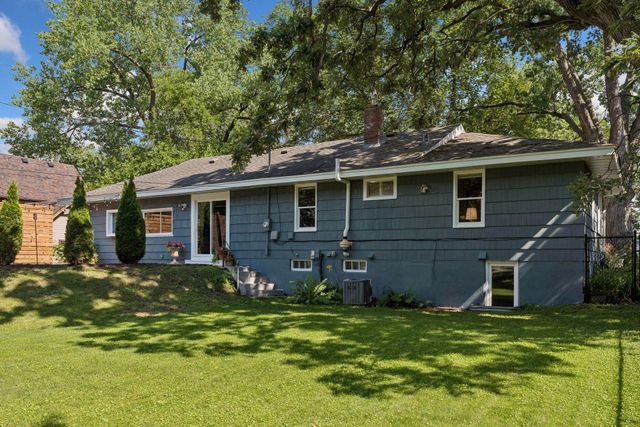 7508 Edgebrook Drive, Saint Louis Park, MN 55426