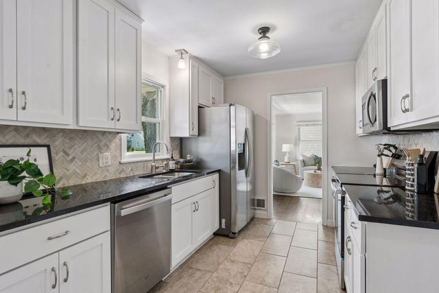 7508 Edgebrook Drive, Saint Louis Park, MN 55426