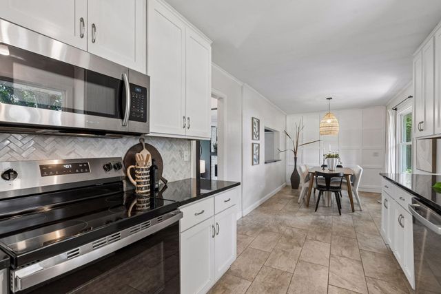 7508 Edgebrook Drive, Saint Louis Park, MN 55426