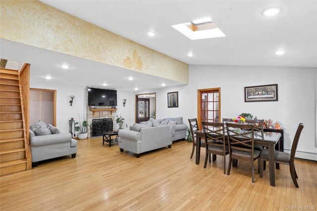 93 Hearth Lane, Westbury, NY 11590