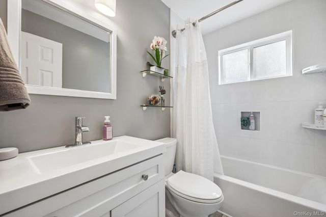 7 Bowden Drive, Huntington Station, NY 11746