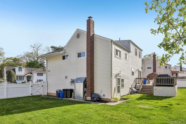 7 Bowden Drive, Huntington Station, NY 11746
