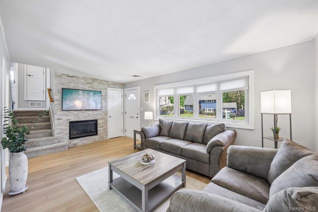 7 Bowden Drive, Huntington Station, NY 11746