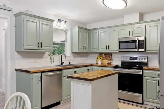 4651 S FM 2869, Hawkins, TX 75765