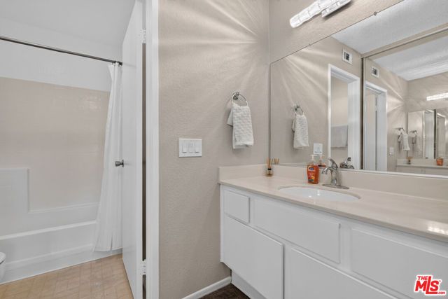 2554 Olive Drive 188, Palmdale, CA 93550