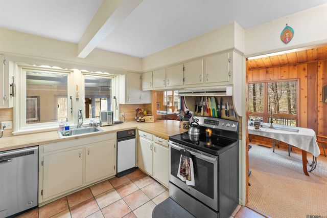 10894 Bains Rd, St Francisville, LA 70775