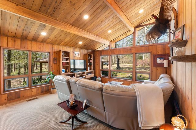 10894 Bains Rd, St Francisville, LA 70775