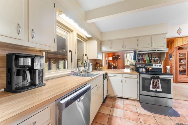 10894 Bains Rd, St Francisville, LA 70775