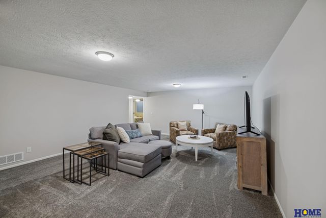 3840 Cabo Drive, Lincoln, NE 68516