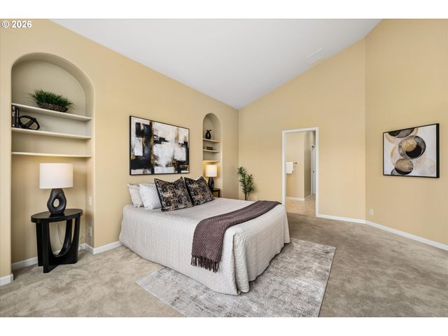 2002 LAKE SHORE Dr, Eugene, OR 97408
