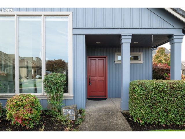 2002 LAKE SHORE Dr, Eugene, OR 97408