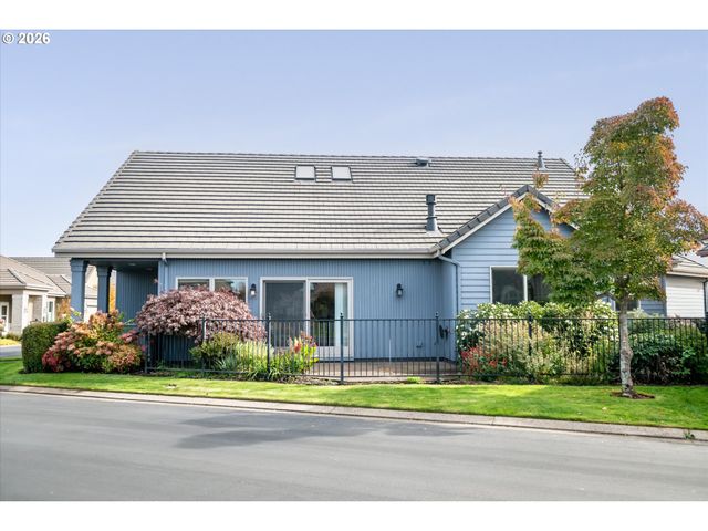 2002 LAKE SHORE Dr, Eugene, OR 97408