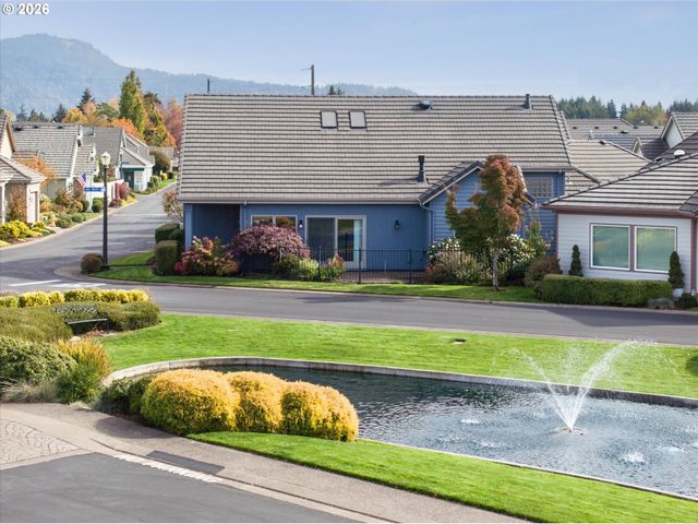 2002 LAKE SHORE Dr, Eugene, OR 97408