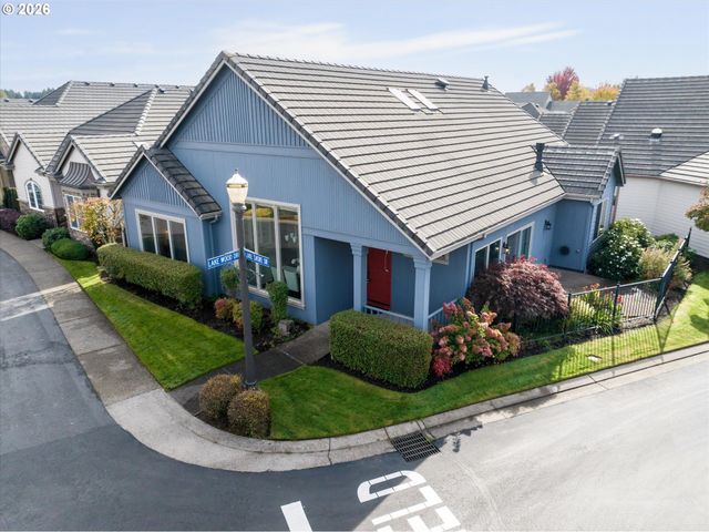 2002 LAKE SHORE Dr, Eugene, OR 97408