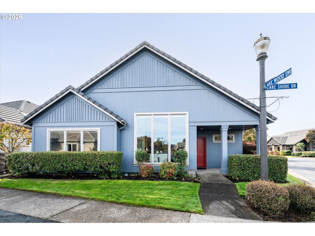 2002 LAKE SHORE Dr, Eugene, OR 97408