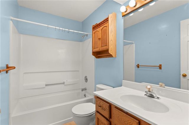 11813 E 47TH Terrace, Kansas City, MO 64133