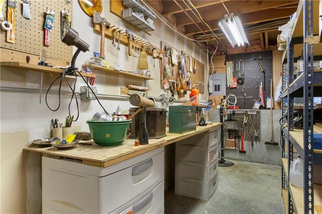 11813 E 47TH Terrace, Kansas City, MO 64133