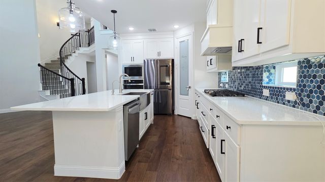 10870 Grayhead Drive, Frisco, TX 75035