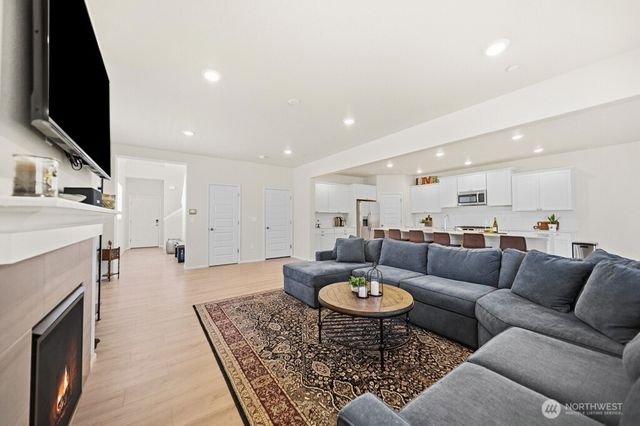 937 Panoramic Loop, Bremerton, WA 98312