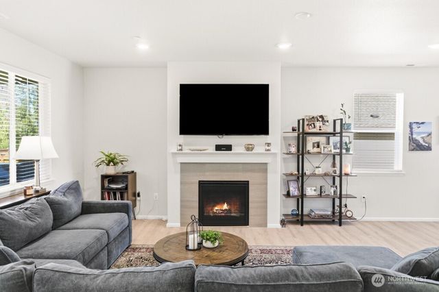 937 Panoramic Loop, Bremerton, WA 98312