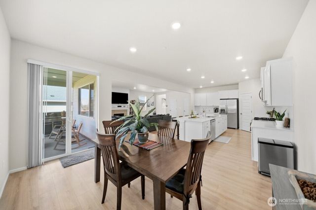 937 Panoramic Loop, Bremerton, WA 98312