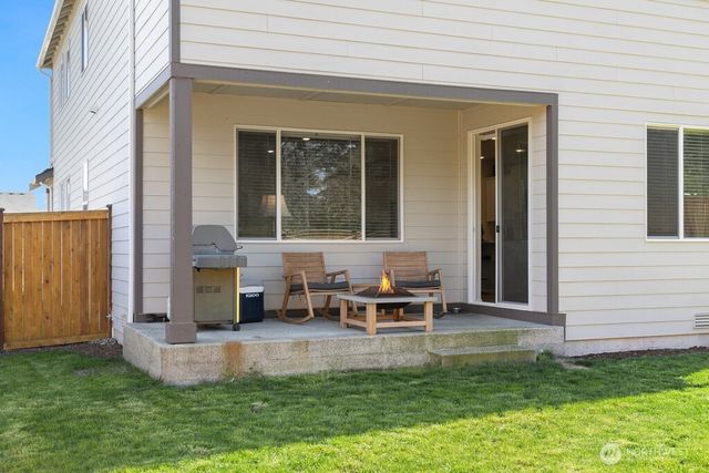 937 Panoramic Loop, Bremerton, WA 98312