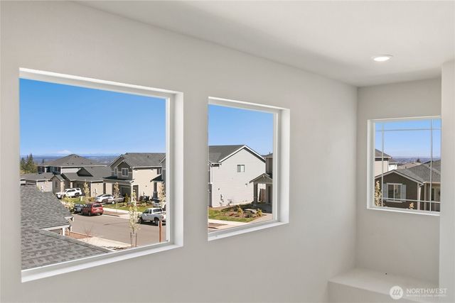 937 Panoramic Loop, Bremerton, WA 98312