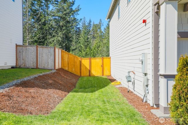 937 Panoramic Loop, Bremerton, WA 98312