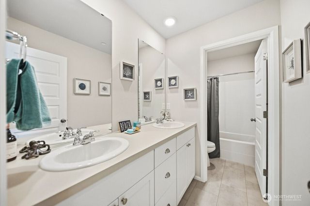 937 Panoramic Loop, Bremerton, WA 98312