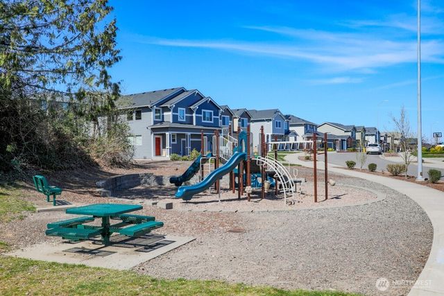 937 Panoramic Loop, Bremerton, WA 98312