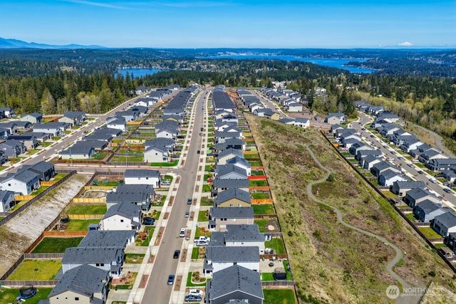 937 Panoramic Loop, Bremerton, WA 98312