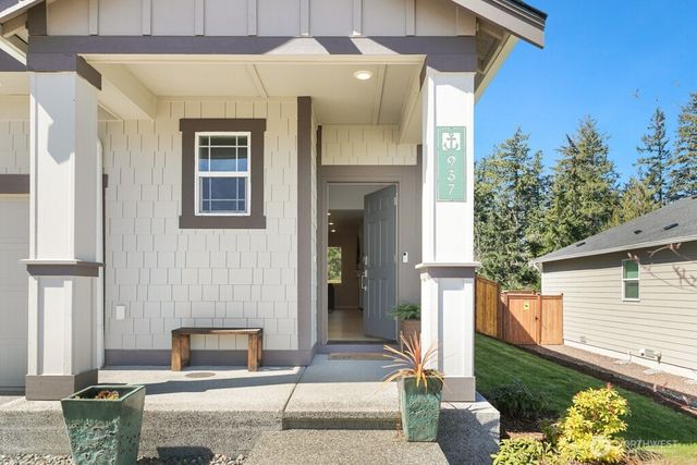 937 Panoramic Loop, Bremerton, WA 98312