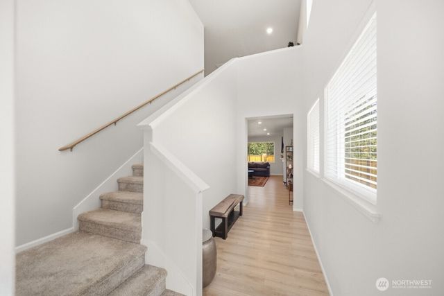 937 Panoramic Loop, Bremerton, WA 98312