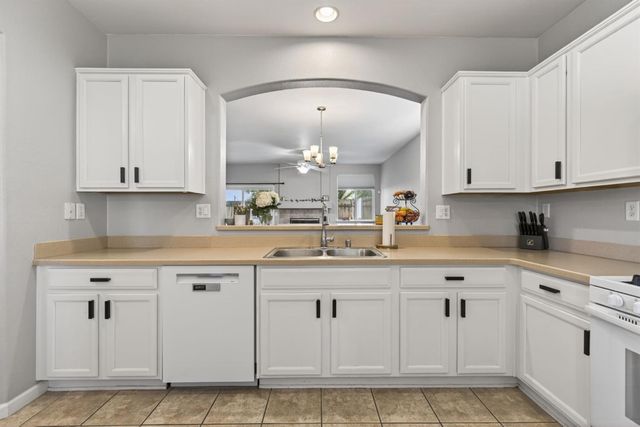 8232 Gold Sierra Ct, Antelope, CA 95843