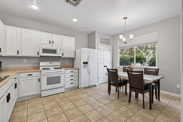 8232 Gold Sierra Ct, Antelope, CA 95843