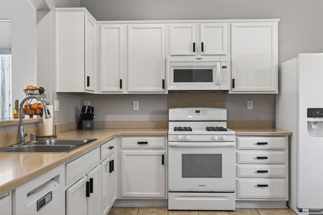 8232 Gold Sierra Ct, Antelope, CA 95843