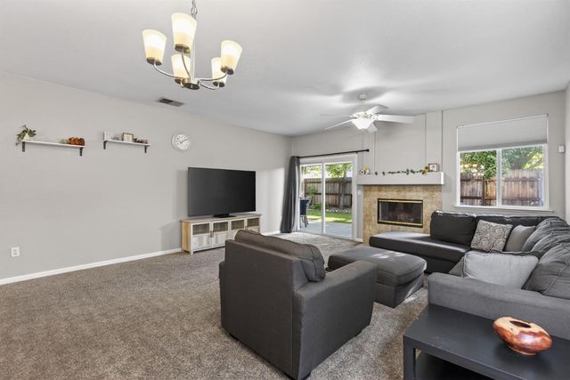 8232 Gold Sierra Ct, Antelope, CA 95843