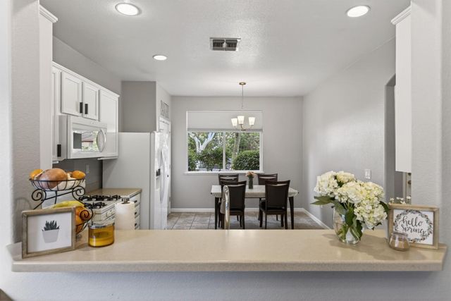 8232 Gold Sierra Ct, Antelope, CA 95843