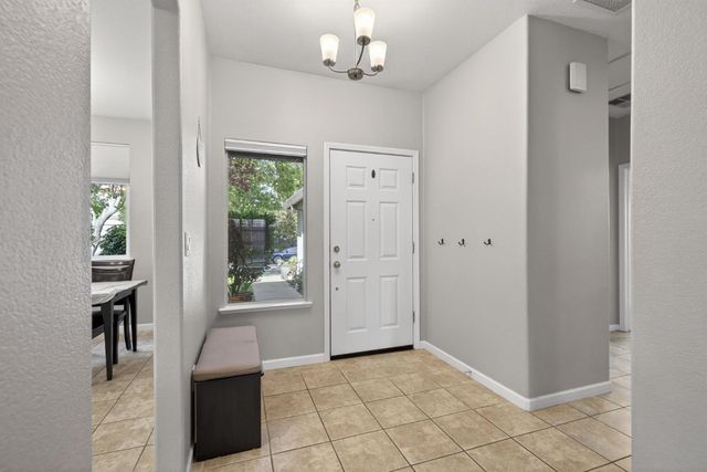 8232 Gold Sierra Ct, Antelope, CA 95843