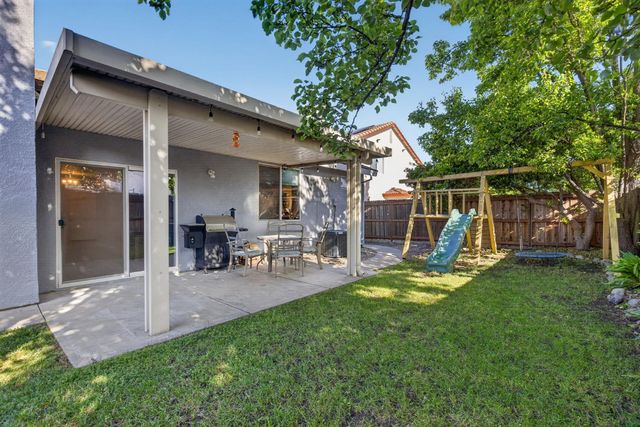 8232 Gold Sierra Ct, Antelope, CA 95843