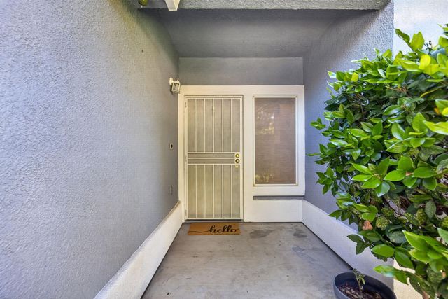 8232 Gold Sierra Ct, Antelope, CA 95843